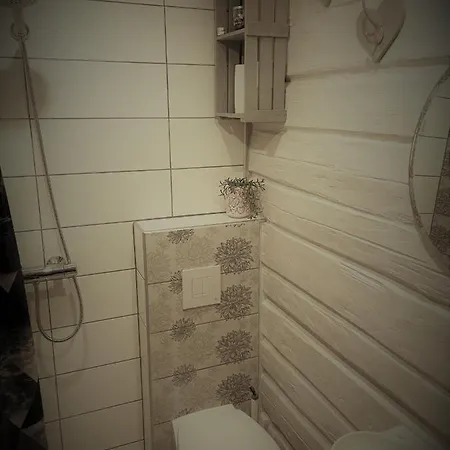 Apartman Renthouse Guest Alice Paide