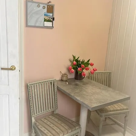 Renthouse Guest Alice Apartman