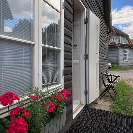 Renthouse Guest Alice Apartman